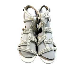 NWOT WOMEN'S SUGAR BROWSER BLOCK HEEL SANDALS WHITE 9M. SO CUTE 🥰